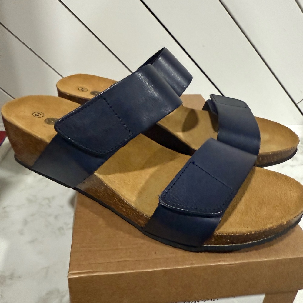 Eric Michael LIAT Navy Leather Sandals size EU 41 (W 10-11)